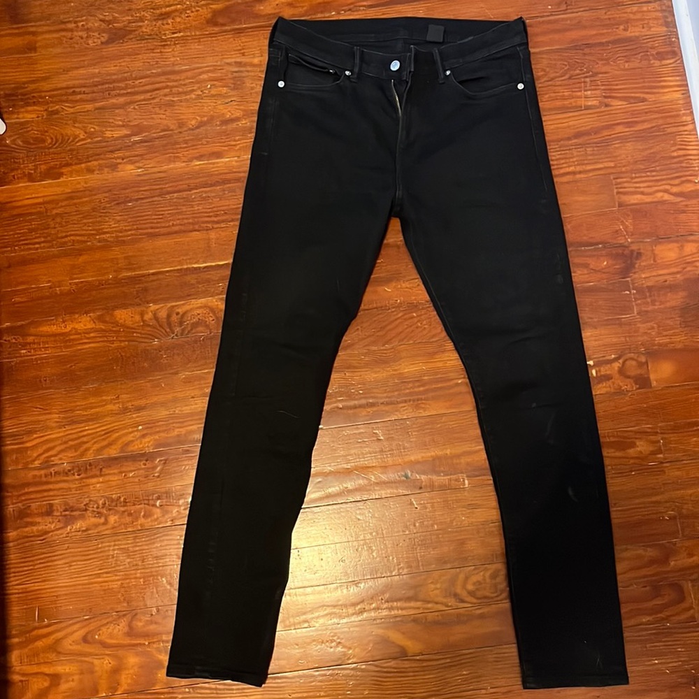 Skinny fit black pants